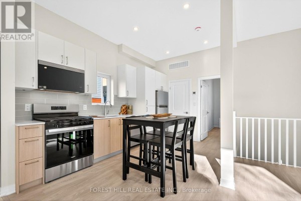 R - Garden - 42 Chatfield Drive, Toronto, ON M3H3M1 Photo 4