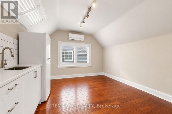 R1 - 99 Sheppard Avenue E, Toronto, ON M2N3A3 Photo 2