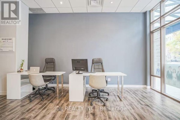 R1a - 925 Bay Street, Toronto, ON M5S3L4 Photo 2