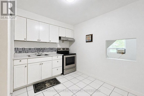Rear - 961a Eglinton Avenue, Toronto, ON M6C2C4 Photo 5