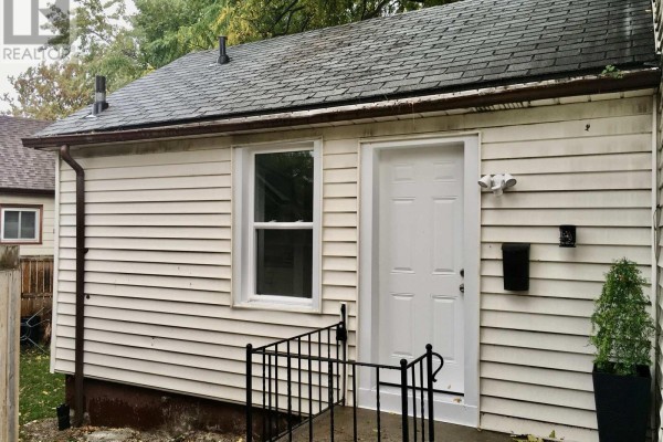 Kitchen - Rear Unit - 163 Welland Avenue, St  Catharines, ON L2R2N9 Photo 2
