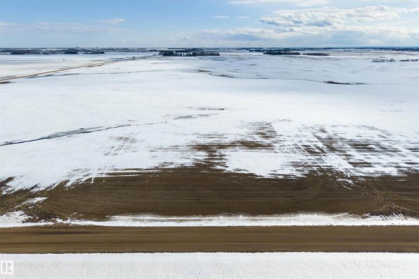 Rge Rd 261 Twp Rd 570, Rural Sturgeon County, AB T8R1P5 Photo 2