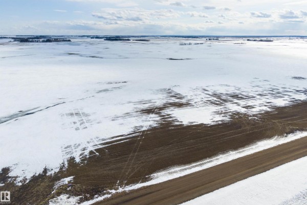 Rge Rd 261 Twp Rd 570, Rural Sturgeon County, AB T8R1P5 Photo 3