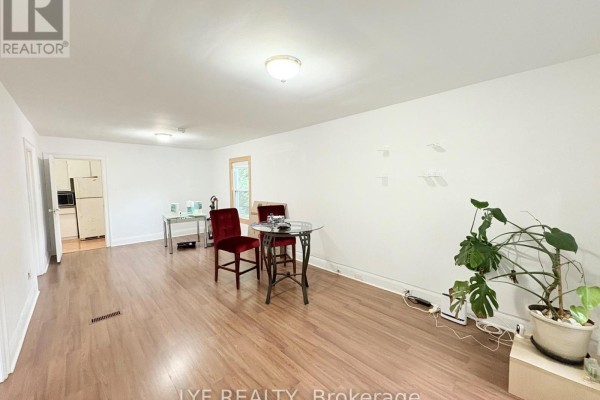 Rm 1 - 173 Maple Avenue, Richmond Hill, ON, photo 3