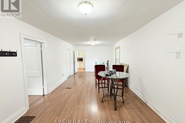 Primary Bedroom - Rm 1 - 173 Maple Avenue, Richmond Hill, ON L4C2J1 Photo 4