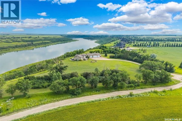 Roberts Riverfront Acreage, South Saskatchewan River, SK, photo 2