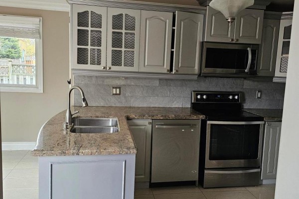Room - 102 William Stephenson Drive, Whitby, ON L1N8T1 Photo 3