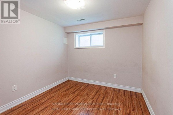 Room 1 - 111 Deerwood Crescent, Richmond Hill, ON L4E4B3 Photo 5