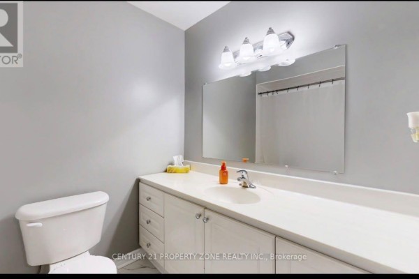 Room 1 - 3 Collins Crescent, Brampton, ON L6V3M9 Photo 4