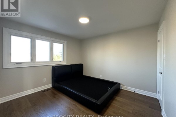 Room 1 - 3366 Mulcaster Road, Mississauga, ON L5L5A7 Photo 4