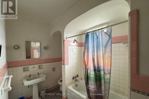 Room 1 Second Floor - 745 Barton Street E, Hamilton, ON, photo 3