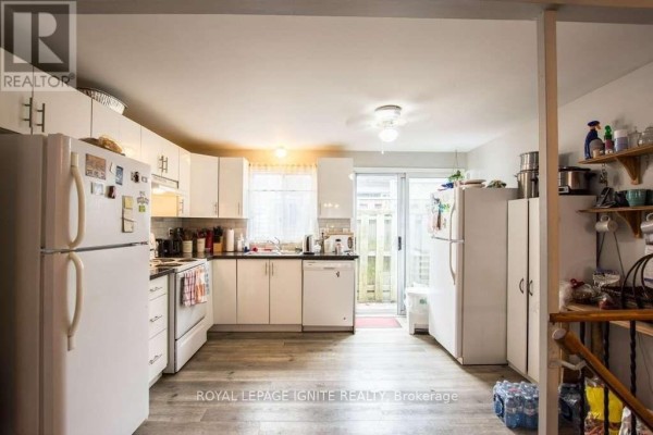 Room# 1u - 170 Hickling Trail, Barrie, ON, photo 3