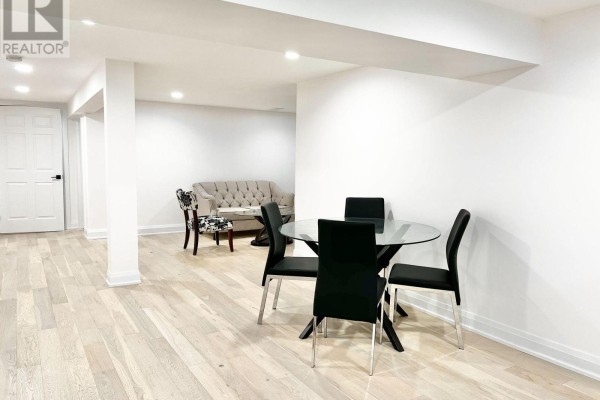 Room 2 - 2 Pannahill Road, Toronto, ON M3H4N3 Photo 3