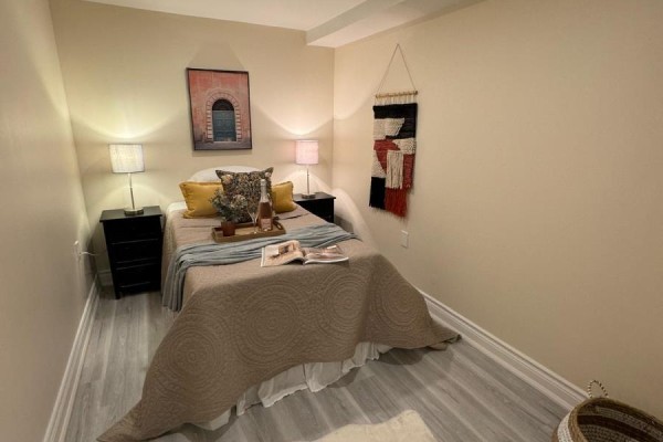 Room 2 - 248 Crossland Gate, Newmarket, ON, photo 2
