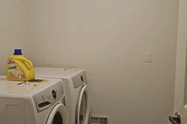Room 2 - 49 Bud Leggett Cres Crescent, Georgina, ON L4P0B5 Photo 5
