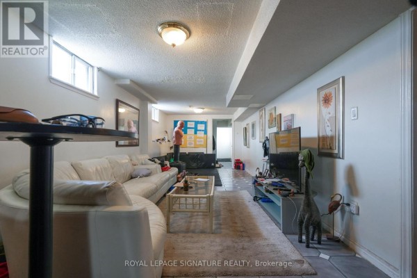 Room #3 - 674 Abana Road, Mississauga, ON, photo 2