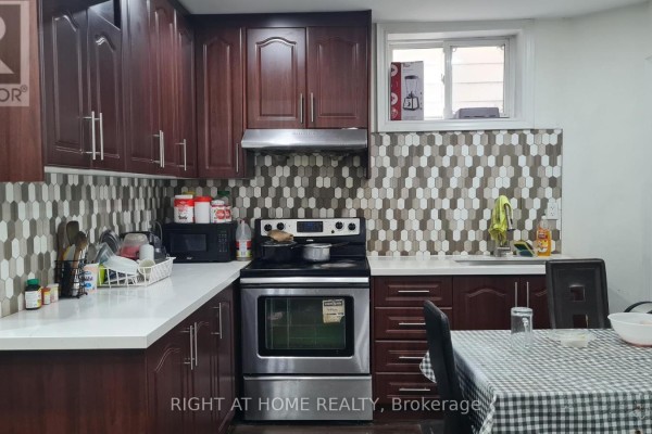 Bedroom 2 - Bsmt - 10 Emmott Avenue, Toronto, ON M1L2X3 Photo 4
