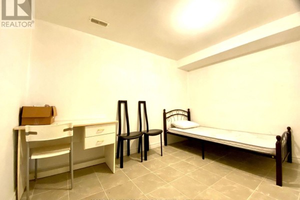 Room C - 3371 Cider Mill Place, Mississauga, ON L5L3H6 Photo 4