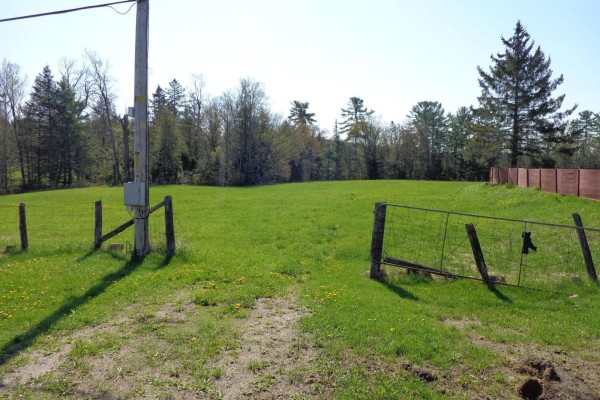 Route 301 N., Litchfield, QC J0X1K0 Photo 5