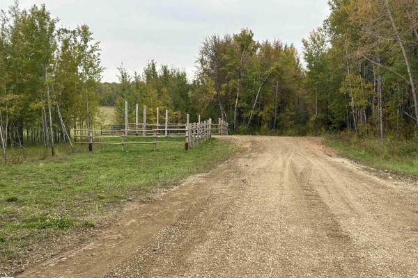 Rr 20 Twp 544, Rural Lac Ste  Anne County, AB T0E1G0 Photo 3