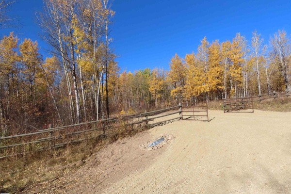 Rr 31 Museum Road, Rural Lac Ste  Anne County, AB T0E1V0 Photo 2