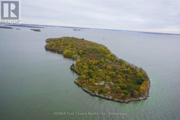 S1048 Massacre Island, Lake Of The Woods, ON, photo 2