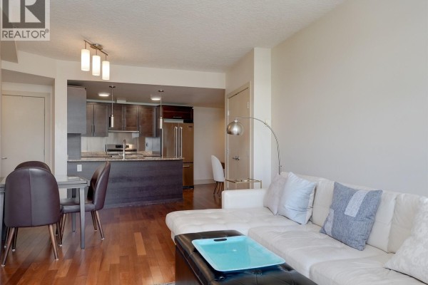 Living room - S409 737 Humboldt St, Victoria, BC V8W1B1 Photo 4