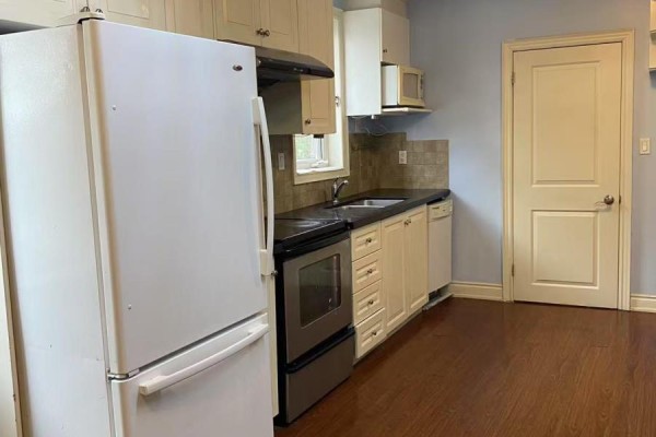 Second Floor - 1890 Dufferin Street, Toronto, ON M6E3P7 Photo 5