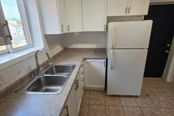 Second Floor - 359 Barton Street E, Hamilton, ON L8L2X8 Photo 4