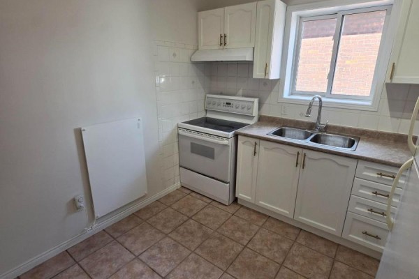 Second Floor - 359 Barton Street E, Hamilton, ON L8L2X8 Photo 5