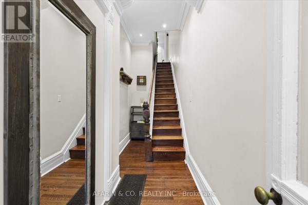Bedroom 2 - Second Floor & Loft - 48 Nassau Street, Toronto, ON M5T1M2 Photo 2