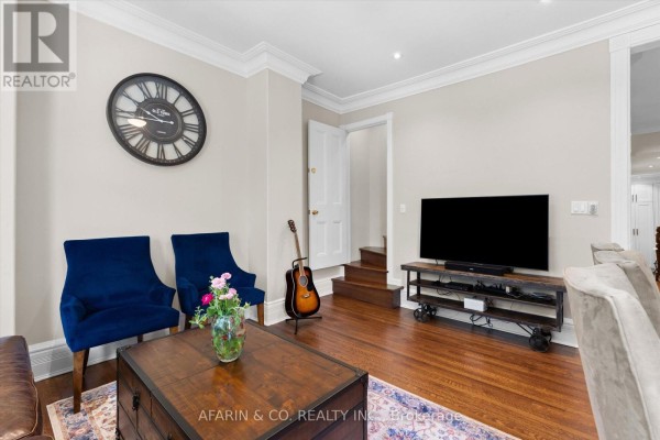 Second Floor & Loft - 48 Nassau Street, Toronto, ON M5T1M2 Photo 5