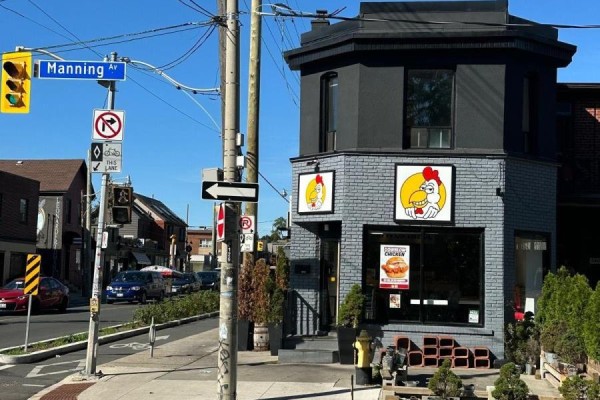 Second Floor Apt #1 - 290 Harbord Street, Toronto, ON M1G1G6 Photo 4