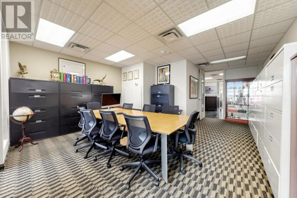 Second Level - 645 King Street W, Toronto, ON M5V1M5 Photo 4