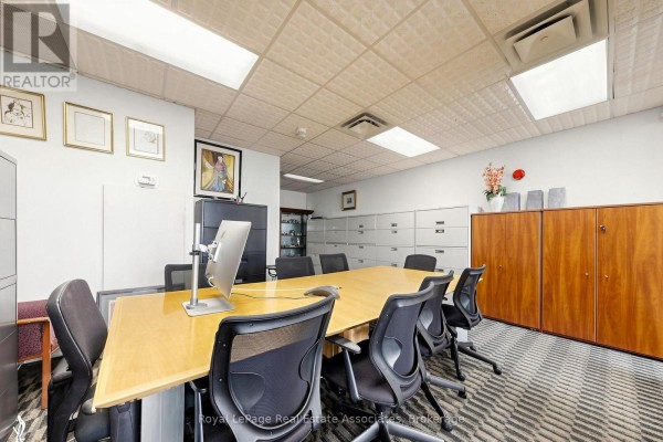 Second Level - 645 King Street W, Toronto, ON M5V1M5 Photo 5