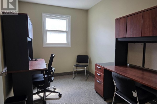 Single Offices - 341 Charlotte Street, Peterborough, ON K9J3R2 Photo 5