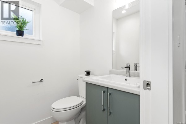 Laundry room - 2 4703 Cumberland Rd, Cumberland, BC V0R1S0 Photo 2