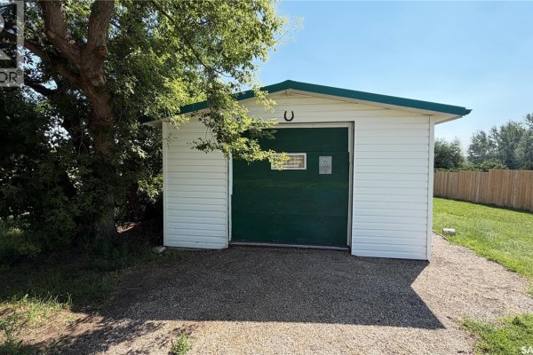 24 2nd Street, Tompkins, SK S0N2S0 Photo 2