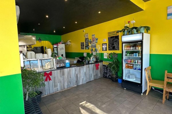 Store Front - 854 Bathurst Street, Toronto, ON M5R3G2 Photo 4