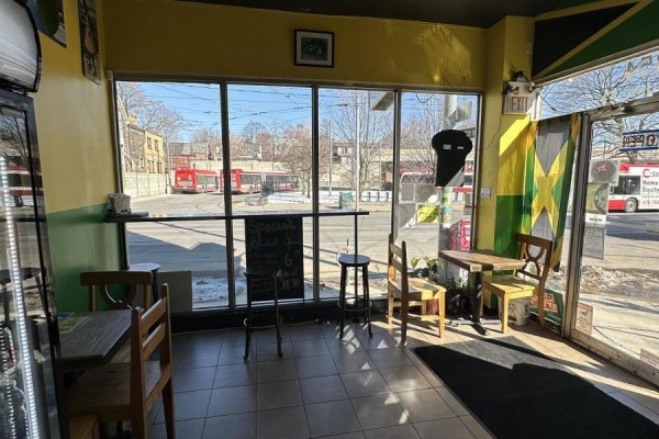 Store Front - 854 Bathurst Street, Toronto, ON M5R3G2 Photo 5