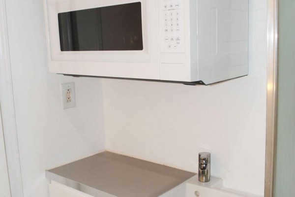 Studio - 42 St Dunstan Drive, Toronto, ON M1L2V5 Photo 3