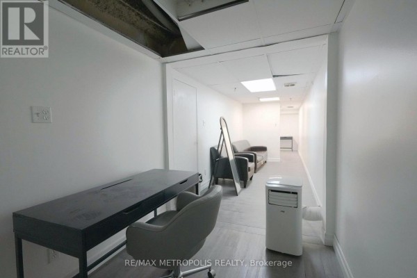 Studio 1-2 - 258 Wallace Avenue, Toronto, ON M6P3M9 Photo 2