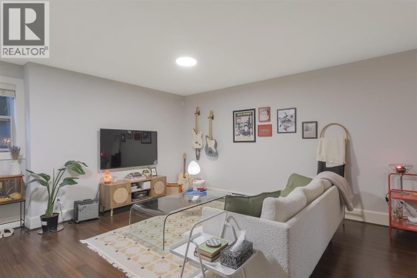 Suite 518 E 16th Street, North Vancouver, BC, photo 3