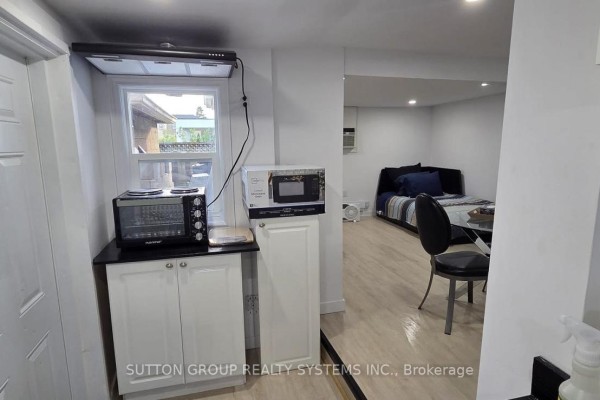 Great room - Suite G - 290 Morden Road, Oakville, ON L6K2S5 Photo 2