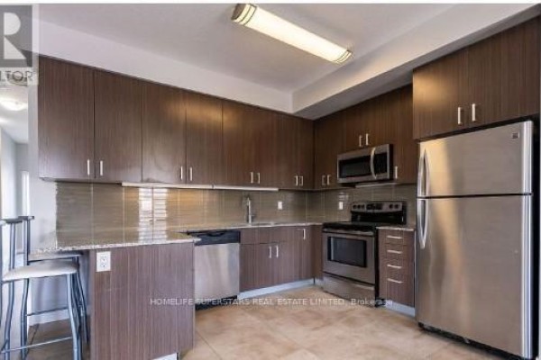 Kitchen - T101 - 62 Balsam Street, Waterloo, ON N2L3H2 Photo 2