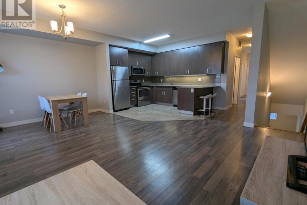 Kitchen - T102 - 62 Balsam Street, Waterloo, ON N2L3H2 Photo 4
