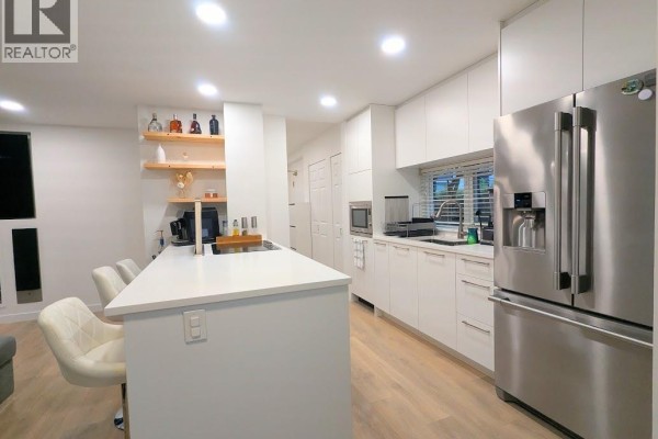 T6903 3980 Carrigan Court, Burnaby, BC V3N4S6 Photo 5