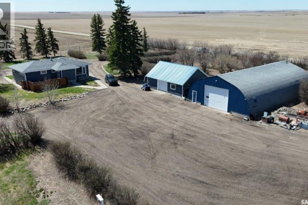 Living room - Ternes Acreage, Kindersley Rm No  290, SK S0L1S0 Photo 3