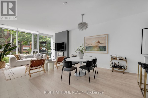 Primary Bedroom - Th 101 - 32 Davenport Road, Toronto, ON M5R1H3 Photo 4