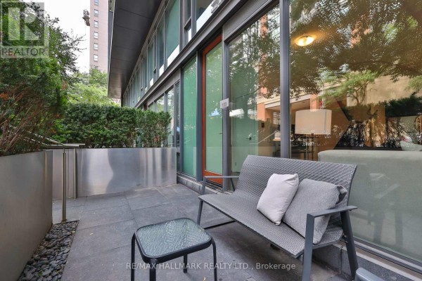 Primary Bedroom - Th-103 - 1815 Yonge Street, Toronto, ON M4T2A4 Photo 5